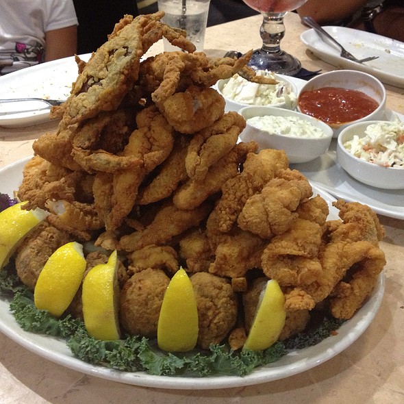 Giant Seafood Platter at Deanie's Seafood