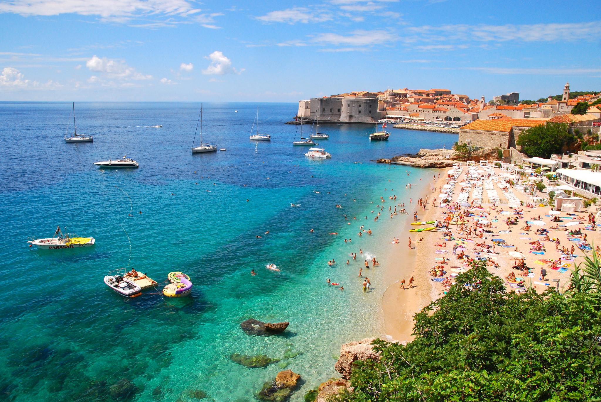 Dubrovnik Travel Guide. Attractions, beaches, food and hotels