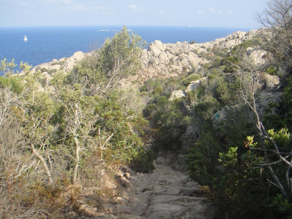 Cala Coticcio hiking trail