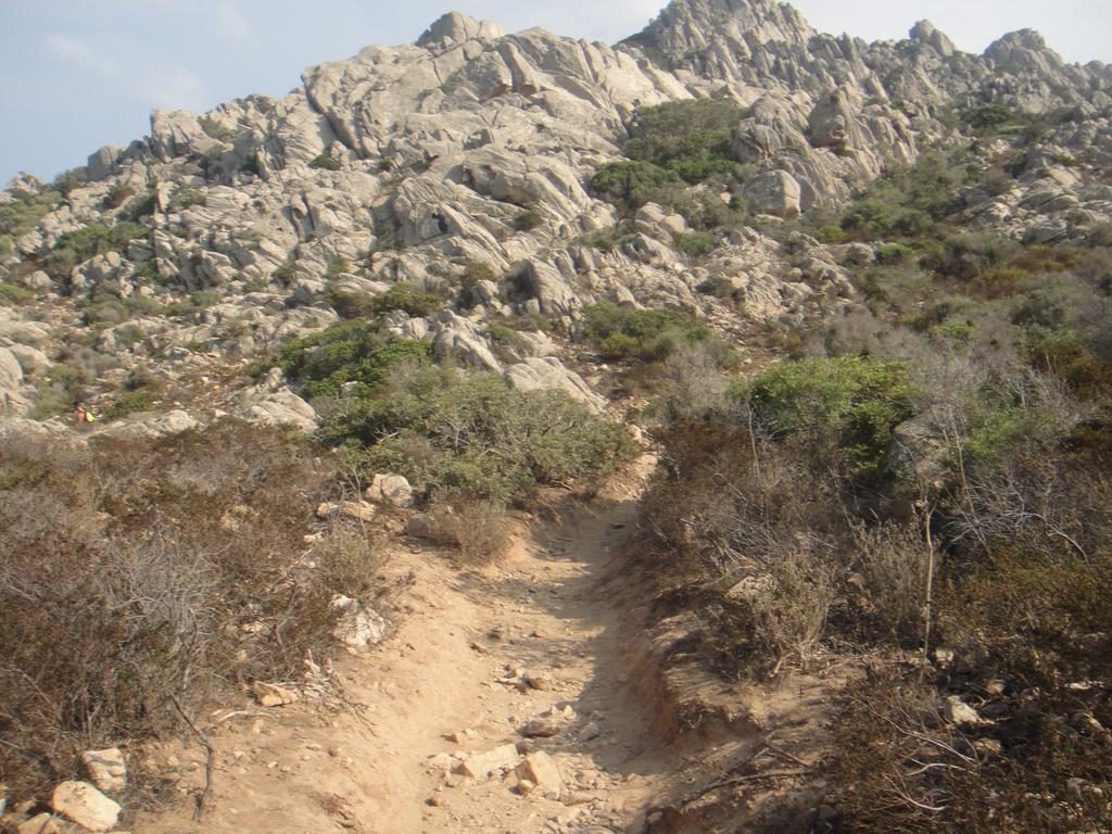 Cala Coticcio hiking trail